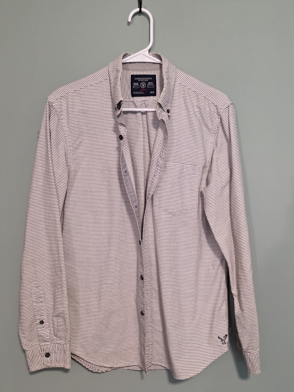 American Eagle Outfitters Men’s White and Navy Thin-Stripe Button-Down Shirt